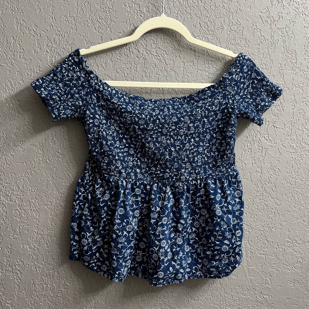 Old navy Off the shoulder top